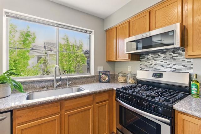 353 Whisman Station Drive, Mountain View CA: https://media.crmls.org/mediaz/c88d3c1f-ace1-4800-9855-51f53505b031.jpg