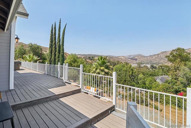 11810 Hi Ridge Rd, Lakeside CA: https://media.crmls.org/mediaz/c88d3f86-031d-44c8-8850-d5551db1f5e5.jpg