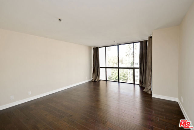 10660 WILSHIRE Boulevard, Los Angeles CA: https://media.crmls.org/mediaz/c88d444d-2336-40db-bc23-a0bf9cc869f7.jpg