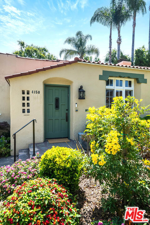 4150 Elmer Avenue, Studio City CA: https://media.crmls.org/mediaz/c88e0012-bcb0-4bf8-8d67-08775843f16d.jpg