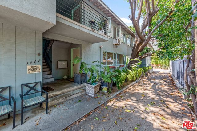 Image 8 of 25 For 1477 Havenhurst Drive