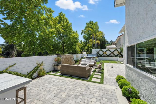 3225 Bear Creek Drive, Newbury Park CA: https://media.crmls.org/mediaz/c88e81e7-96c3-4af2-87e9-c592c0d4f754.jpg