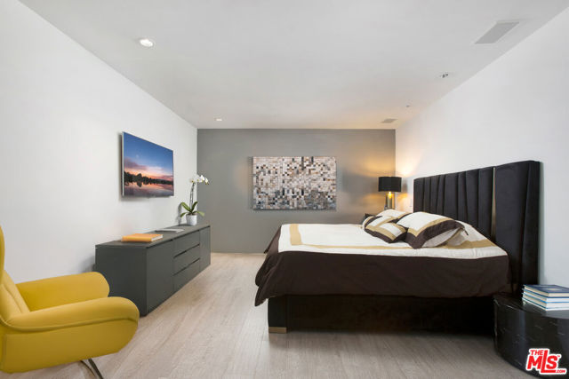 2791 Ellison Drive, Beverly Hills CA: https://media.crmls.org/mediaz/c88e8735-9247-412c-9bfa-5d8ba5fa449e.jpg