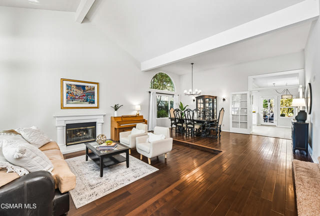 3128 Casino Drive, Thousand Oaks CA: https://media.crmls.org/mediaz/c88eb9b3-2431-4103-876b-7026cbeaff57.jpg