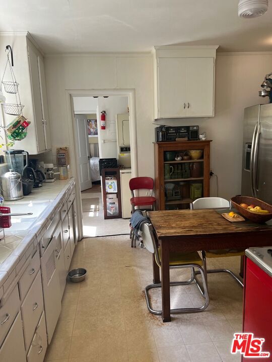 713 North DOHENY Drive photo 6
