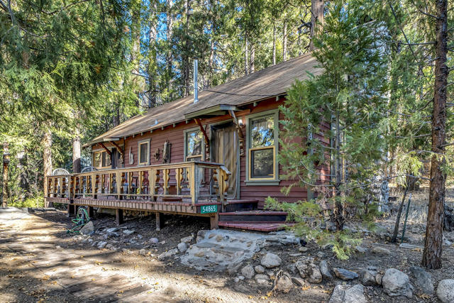 54865 Strong Dr, Idyllwild CA: https://media.crmls.org/mediaz/c8905163-2903-4a71-9cc7-ab9a588ecf3c.jpg