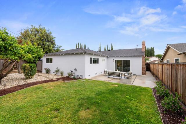 1493 Mallard Way, Sunnyvale CA: https://media.crmls.org/mediaz/c8906492-2cf4-4e7b-be74-74b829072afb.jpg