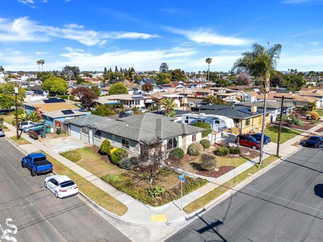 657 Fig St, Chula Vista CA: https://media.crmls.org/mediaz/c890a944-8c68-4f86-b9b6-f438f2f6d16a.jpg