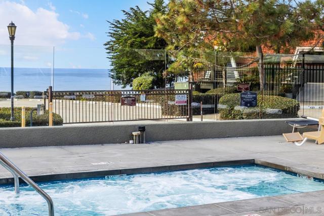 1562 Camino Del Mar, Del Mar CA: https://media.crmls.org/mediaz/c890c9a1-a161-4ce0-8261-058cfb6ea802.jpg
