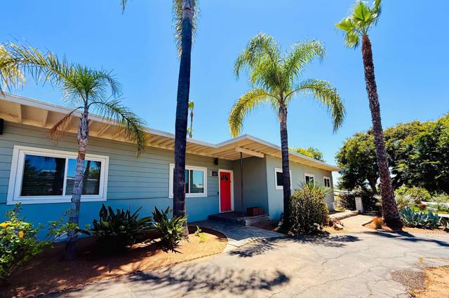 1461 Sunrise Drive, Vista CA: https://media.crmls.org/mediaz/c891be39-baab-4db4-85ba-048daf95f18d.jpg