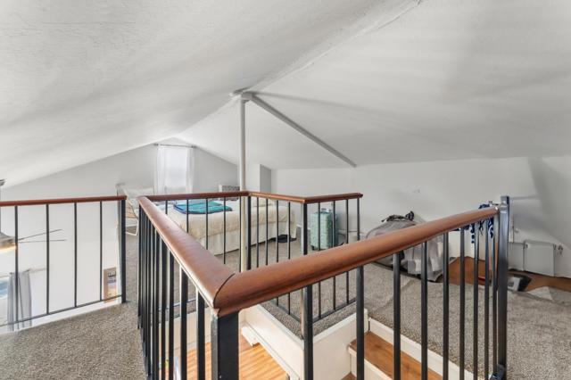 4 Athlone Way, Menlo Park CA: https://media.crmls.org/mediaz/c891cff4-ee8a-46eb-bee8-8ac98895b1af.jpg