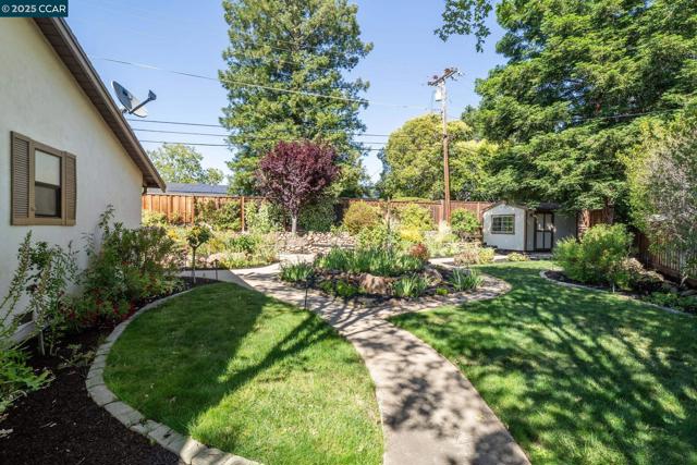 728 San Bruno Ct, Concord CA: https://media.crmls.org/mediaz/c892625c-9da6-4bd7-9acf-167378b7e84f.jpg