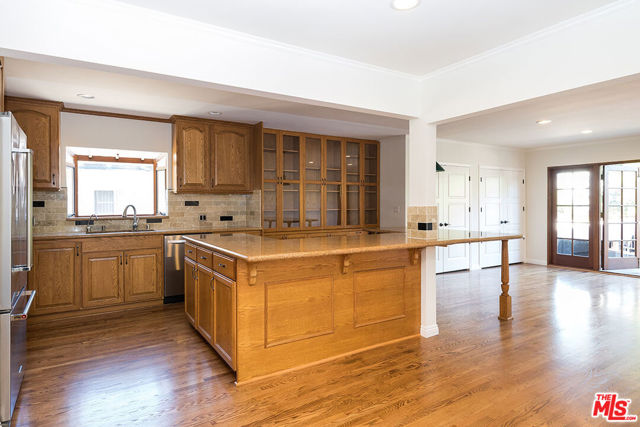 14709 VALLEY VISTA Boulevard photo 7