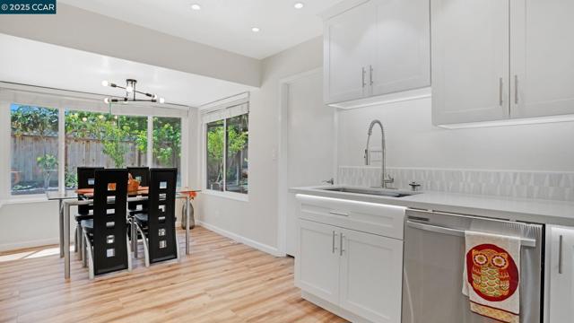 5517 Kirkwood Dr, Concord CA: https://media.crmls.org/mediaz/c892e329-48b3-4665-bf47-718095042e0d.jpg