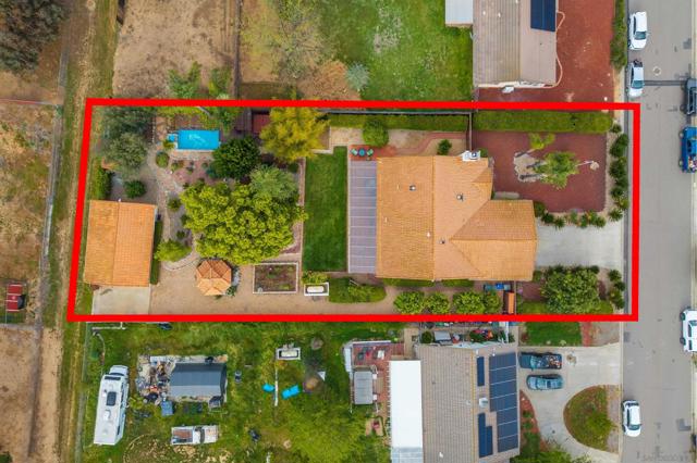 23540 Oriente Way, Ramona CA: https://media.crmls.org/mediaz/c8934427-e9fc-4376-b37f-eb8996989b7e.jpg