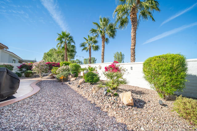 80600 Avenida Santa Carmen, Indio CA: https://media.crmls.org/mediaz/c89359b2-fcec-4b2c-98d7-5294d24a13cf.jpg