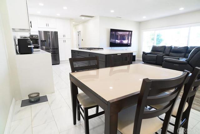 2394 Dryden Avenue, El Cajon CA: https://media.crmls.org/mediaz/c89382d5-6a4d-4c77-861b-2c14a3c7f46f.jpg