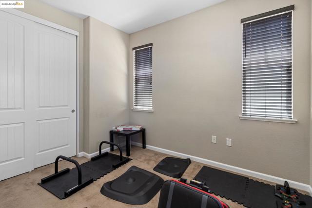2218 Toscana Dr, Pittsburg CA: https://media.crmls.org/mediaz/c8940a68-bd11-4ffc-97be-573a32a0a650.jpg