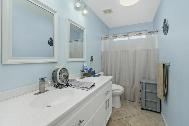 27250 Nortada Drive, Cathedral City CA: https://media.crmls.org/mediaz/c8941923-fca9-4ef4-810a-3a902b196415.jpg