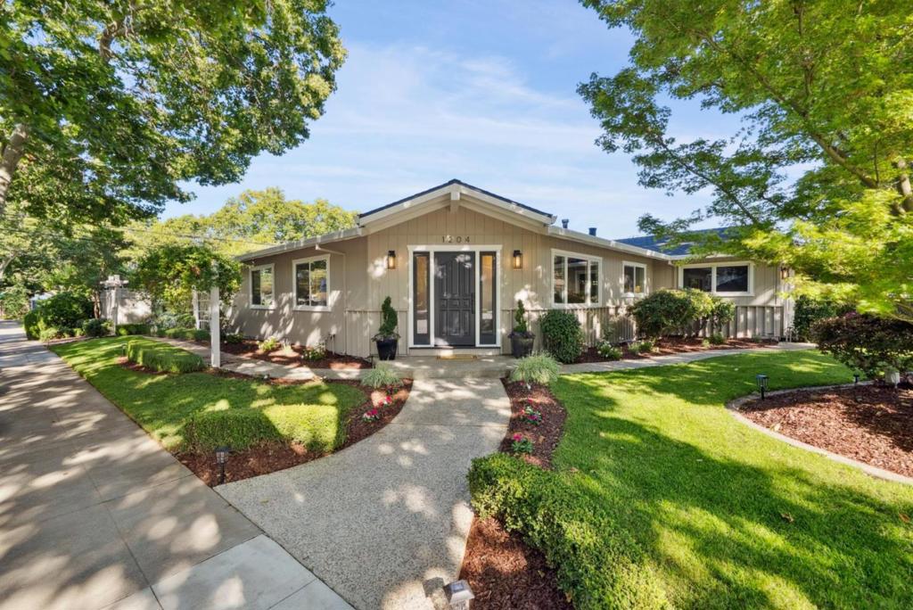 1204 Camino Pablo