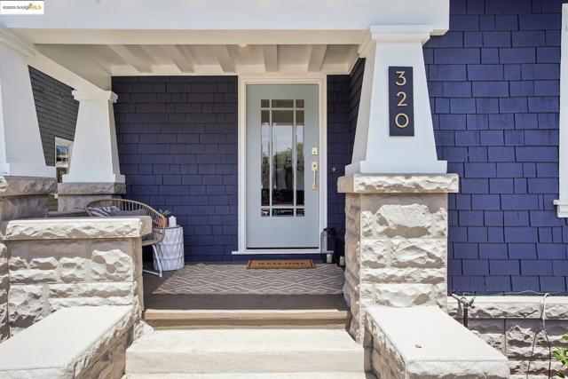 320 Forest St, Oakland CA: https://media.crmls.org/mediaz/c89497f7-ef7d-4bb8-b059-570c66e4e1db.jpg