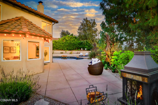 2328 Otono Circle, Thousand Oaks CA: https://media.crmls.org/mediaz/c89595e7-a6cc-43df-8017-f3d06497560b.jpg