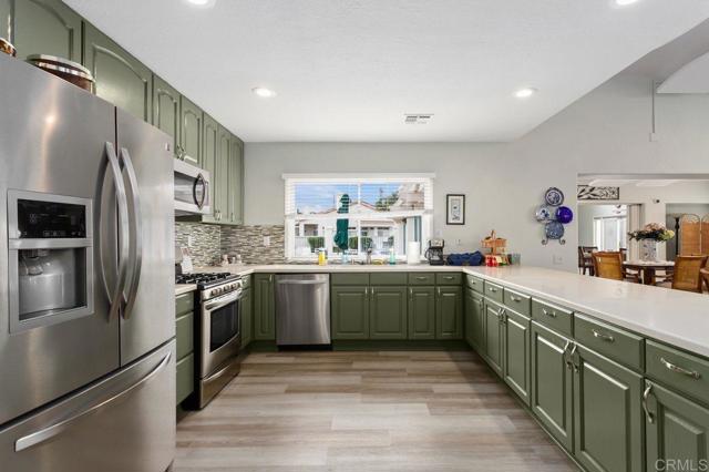3325 Genoa Way, Oceanside CA: https://media.crmls.org/mediaz/c8963f35-8e5a-4996-a261-936b34bbce78.jpg