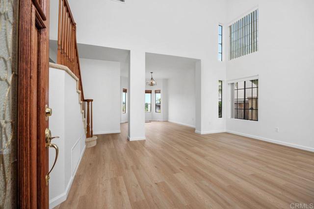 Detail Gallery Image 4 of 43 For 1956 Cherrywood St, Vista,  CA 92081 - 4 Beds | 2/1 Baths
