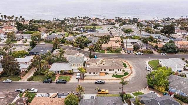 980 Orma Drive, San Diego CA: https://media.crmls.org/mediaz/c8969fc6-7aaa-4d36-9963-0ceb6442b987.jpg