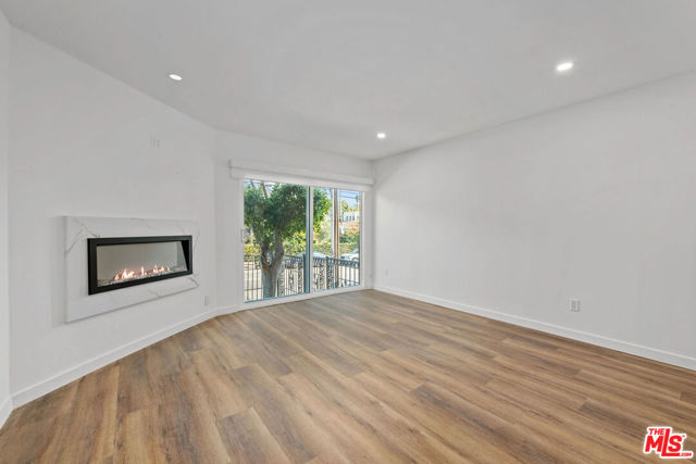 2447 N Beachwood Drive, Los Angeles CA: https://media.crmls.org/mediaz/c897a81d-100e-4fb8-8e70-4fa700acc39a.jpg