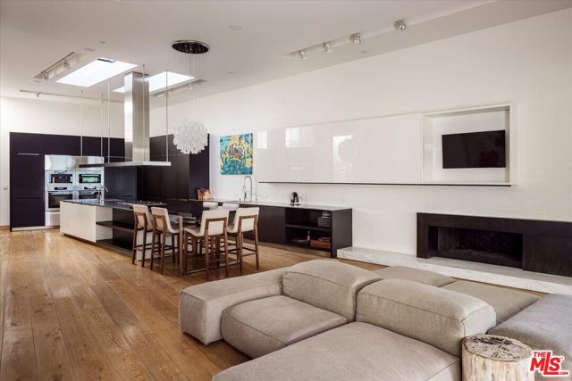 Drew Fenton | 3350 Stoneridge Lane Los Angeles CA | MLS: 7244168