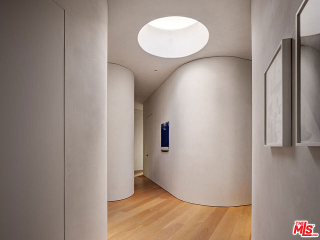 800 Brooktree Road, Pacific Palisades CA: https://media.crmls.org/mediaz/c8980f89-fe34-4f84-a8bc-0b892cf23dbc.jpg