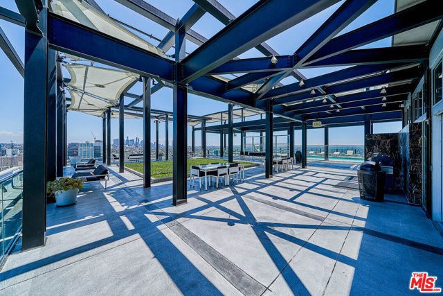 3810 Wilshire Boulevard, Los Angeles CA: https://media.crmls.org/mediaz/c8982d05-2bab-47c4-bd6a-8d97e6014ef4.jpg