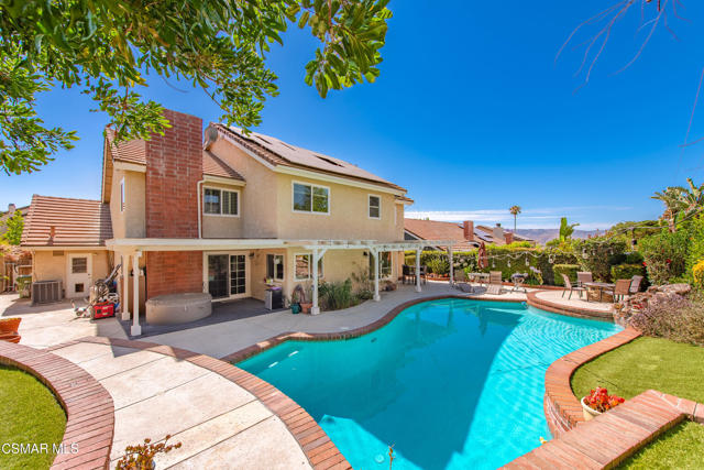 3581 Rachael Avenue, Simi Valley CA: https://media.crmls.org/mediaz/c8989bda-ca4f-4458-9e66-2533b2a6260f.jpg