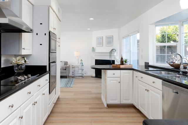 4452 Alice Way, Union City CA: https://media.crmls.org/mediaz/c898aed3-cfbe-43af-85e2-249ac73fa56f.jpg