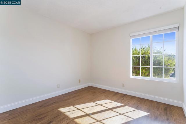 1769 Redwood Rd, Hercules CA: https://media.crmls.org/mediaz/c8993f73-d163-4665-93ba-06e59b1fefd2.jpg