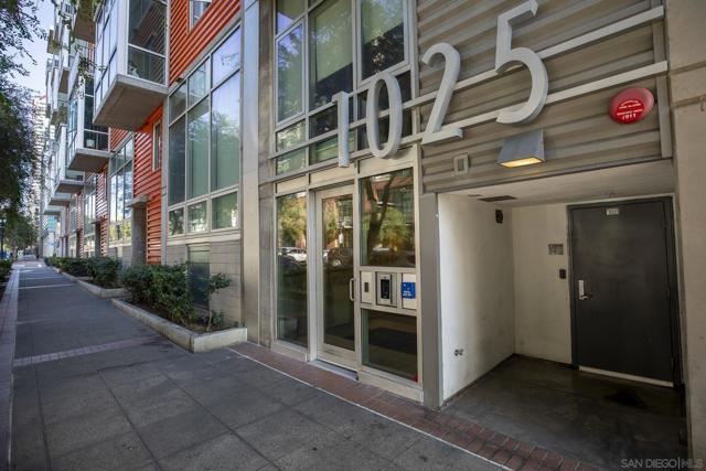 1025 Island Ave, San Diego CA: https://media.crmls.org/mediaz/c8995426-d437-4f30-a6ba-4e6351e8921e.jpg