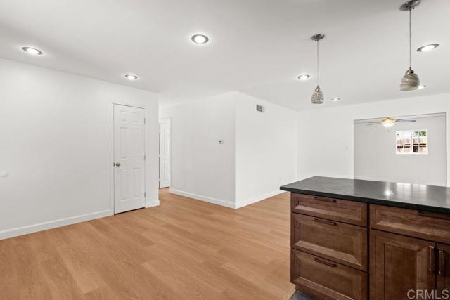 Detail Gallery Image 11 of 49 For 7112 Skyline Dr, San Diego,  CA 92114 - 4 Beds | 2 Baths