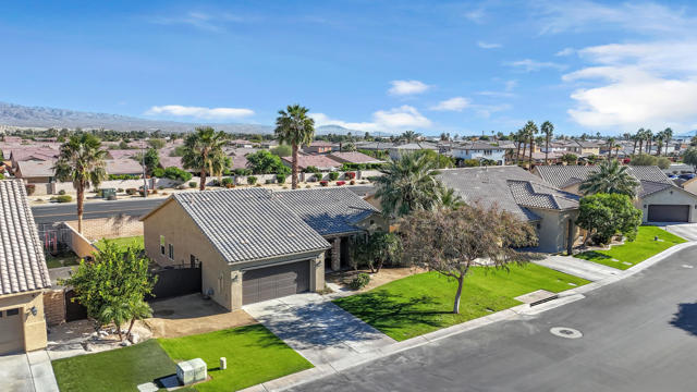 41394 Hanover Street, Indio CA: https://media.crmls.org/mediaz/c89a5a4b-f689-48ac-a330-5c940cead3a4.jpg