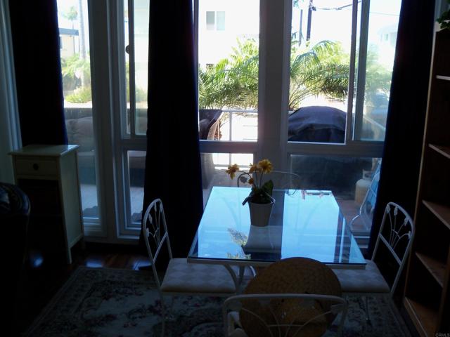 3920 Riviera Drive, Pacific Beach (San Diego) CA: https://media.crmls.org/mediaz/c89a6ad2-99fe-4674-b35c-882f98f587cc.jpg