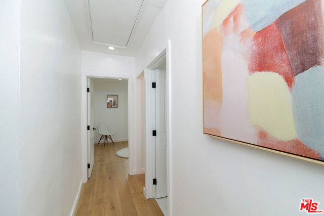 4068 Sutro Avenue photo 8