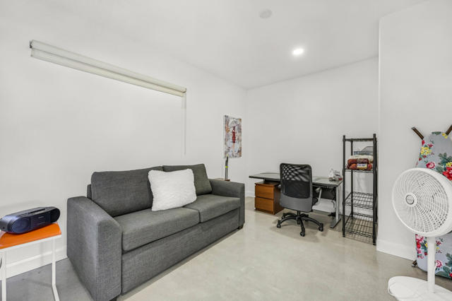 78189 Kensington Avenue, Palm Desert CA: https://media.crmls.org/mediaz/c89c7127-2ffb-45c0-8ff1-40d6fc658dcc.jpg