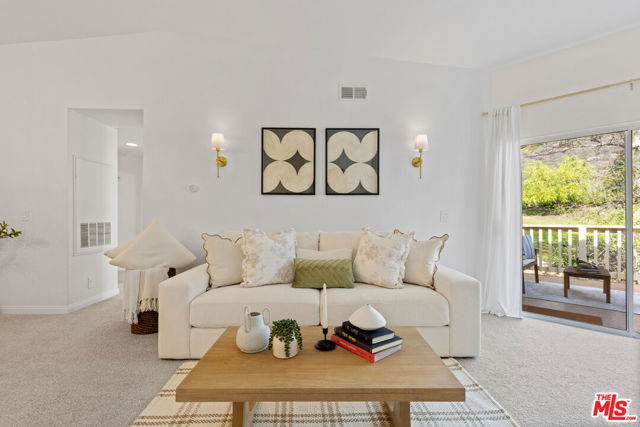 5837 Oak Bend Lane, Oak Park CA: https://media.crmls.org/mediaz/c89d1619-fbc8-48f6-85e1-8acfb43124ea.jpg