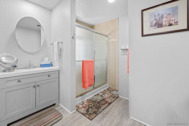 5001 W Florida Avenue, Hemet CA: https://media.crmls.org/mediaz/c89d1bb1-2f13-460f-84c0-c4f5595aef20.jpg