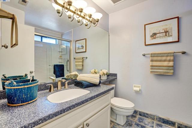 37 Clipper Drive, Alameda CA: https://media.crmls.org/mediaz/c89d2022-8ecf-41ad-9341-4316693f8ee7.jpg