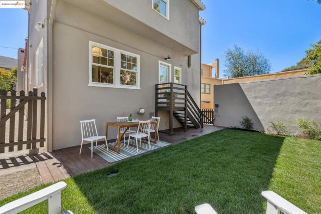 101 Palm Dr, Piedmont CA: https://media.crmls.org/mediaz/c89d38ac-4cc5-43b9-ba73-c8c63064c569.jpg