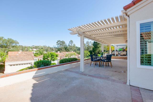 1523 Camino Linda Drive, San Marcos CA: https://media.crmls.org/mediaz/c89ea9b6-8512-441c-af30-009be7fc6702.jpg