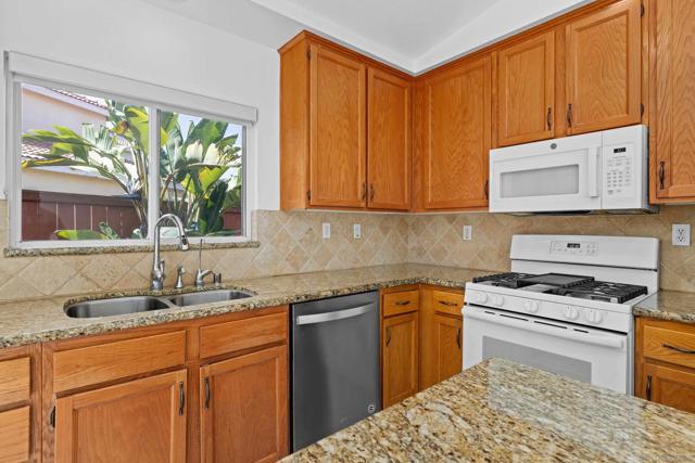 5761 Spur Ave, Oceanside CA: https://media.crmls.org/mediaz/c89eb168-0ea4-4484-b9a8-2fff1743a6bb.jpg