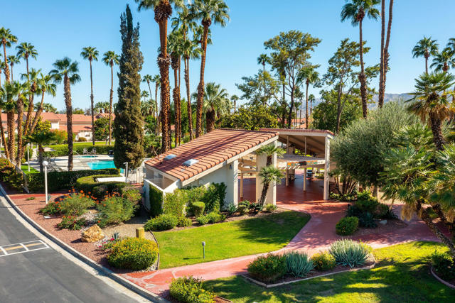 6000 Montecito Drive, Palm Springs CA: https://media.crmls.org/mediaz/c89f6351-8b41-4789-927f-8abdbb8cdb7a.jpg