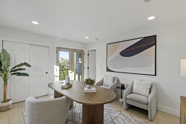 303 Lakeview Way, Redwood City CA: https://media.crmls.org/mediaz/c8a03050-3a4d-47da-8adf-2f02bcd63923.jpg